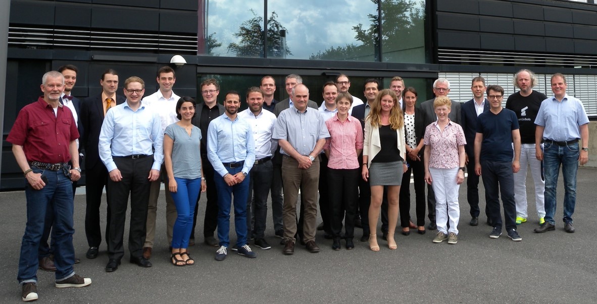 Gruppenbild der beteiligten Mitarbeiter